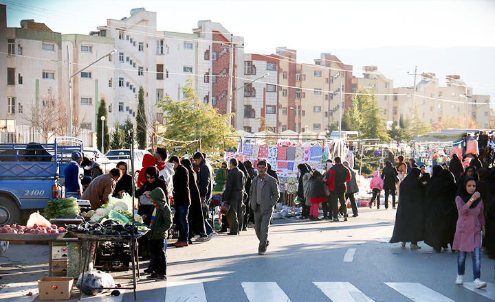 یکشنبه‌بازار محله اتحاد از بازارهای هفتگی شیراز