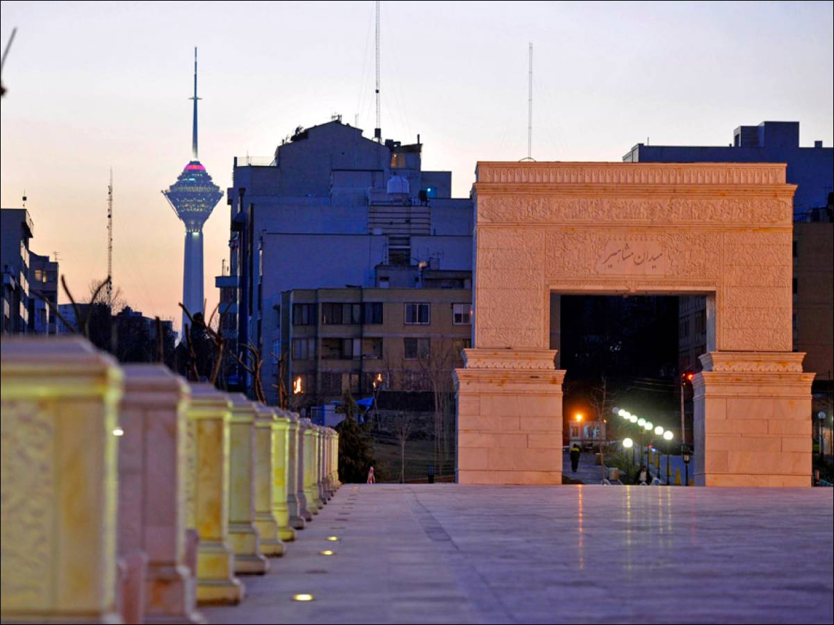 سردری بزرگ از جنس سنگ