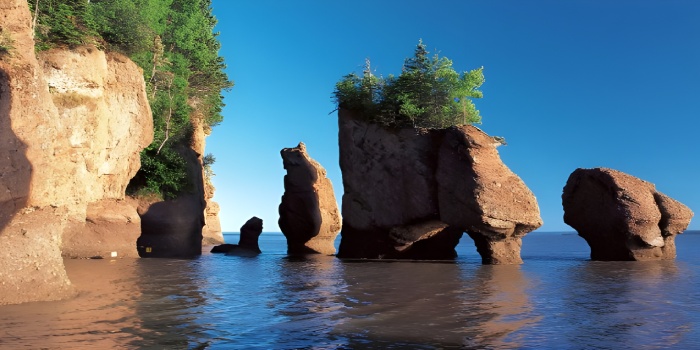 صخره‌ ها و سواحل شگفت‌ انگیز جزیره فاندی