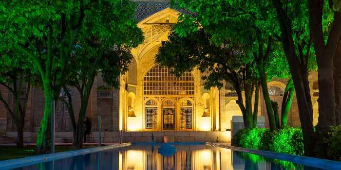 توسعه صنعت گردشگری در شیراز و نقش بناهای تاریخی