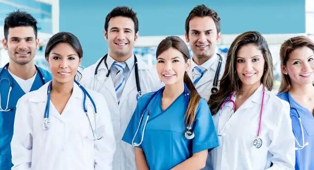کدام رشته های پیرا پزشکی در آینده شغلی بهتر دارند؟