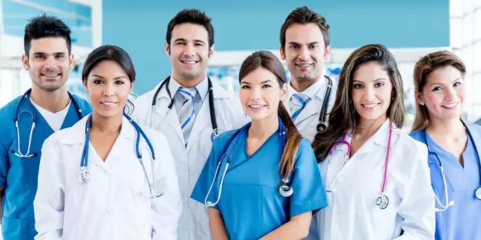 کدام رشته های پیرا پزشکی در آینده شغلی بهتر دارند؟
