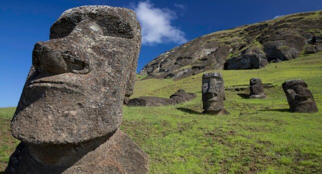 راز تازه‌ موآی‌ ها: آیا مجسمه‌ های غول‌ پیکر ایستر نتیجه‌ رقابت قبیله‌ ای بوده‌ اند؟