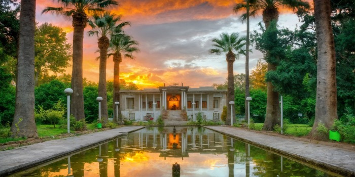 راهنمای کامل بازدید از باغ عفیف‌ آباد شیراز و جاذبه‌ های دیدنی آن