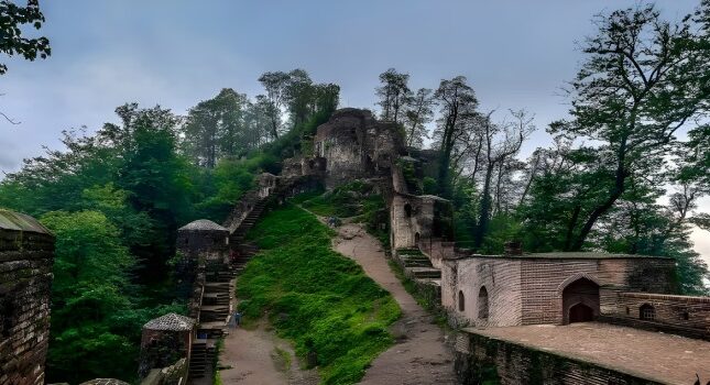 قلعه رودخان گیلان؛ سفری به دل تاریخ و طبیعت سرسبز