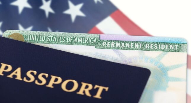 ماجرای بازبینی اقامت دائم شهروندان ایران و ۱۸ کشور دیگر در آمریکا