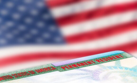 تعلیق لاتاری گرین کارت آمریکا؛ تصمیم جنجالی دولت ترامپ پس از حوادث امنیتی