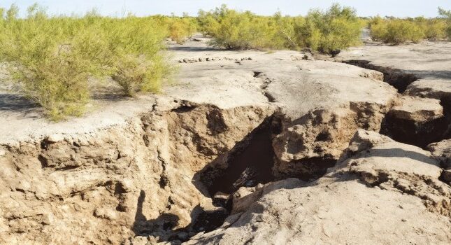 فرونشست زمین در ایران؛ بحران خاموشی که زیرساخت‌ ها و منابع آبی را تهدید می‌ کند