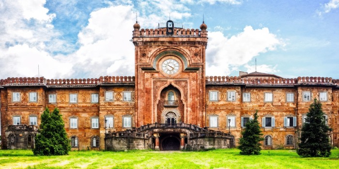 قلعه سامتزانو: زیباترین قلعه رنگی جهان در قلب توسکانی