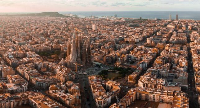 معرفی شهر تاریخی و زیبای بارسلونا در اسپانیا