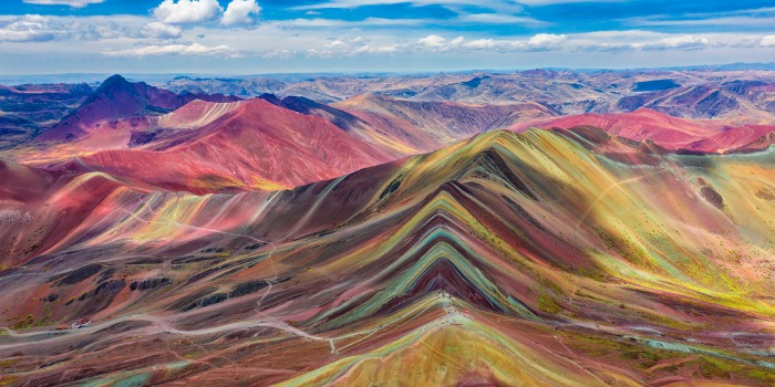 کوه‌ های رنگین‌ کمان در پرو: شگفتی طبیعی با رنگ‌ های خیره‌ کننده