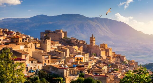 سیسیل کجاست؟ موقعیت مکانی، جاذبه های طبیعی و گردشگری